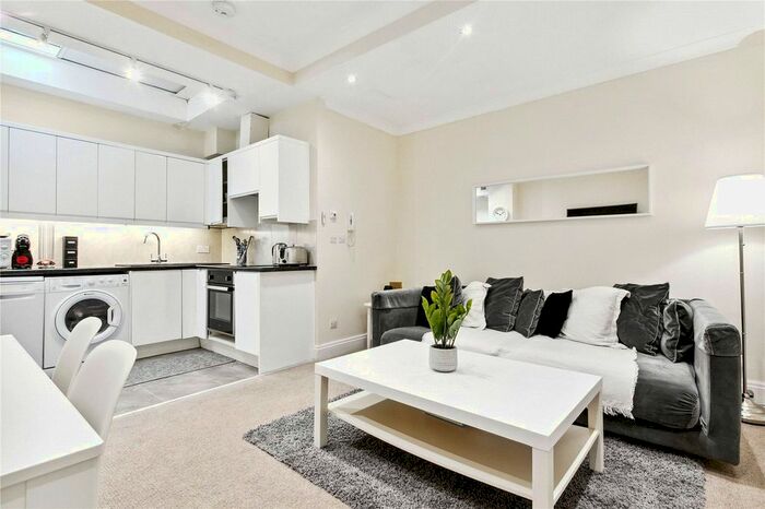 1 Bedroom Flat To Rent In Margravine Gardens, Barons Court, W6