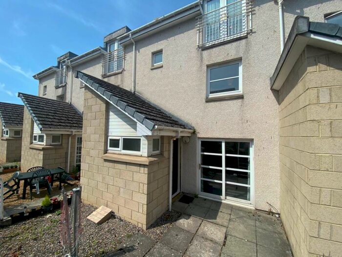 5 Bedroom House To Rent In Daniel Place, DD1