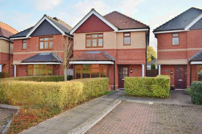 3 Bedroom Detached House To Rent In Woodland Gardens, Blackfield, SO45