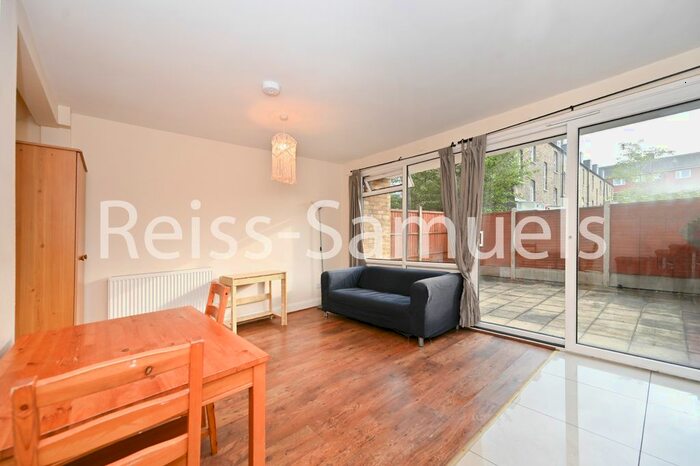 4 Bedroom Maisonette To Rent In Churchward House, Lorrimore Road, Kennington, Southwark, London, SE17