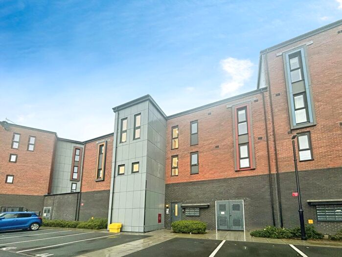 2 Bedroom Flat To Rent In Clos Y Rheilffordd, Barry, CF62