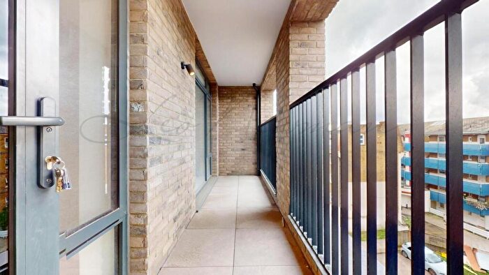 2 Bedroom Flat To Rent In Caroline Street, Limehouse, E1