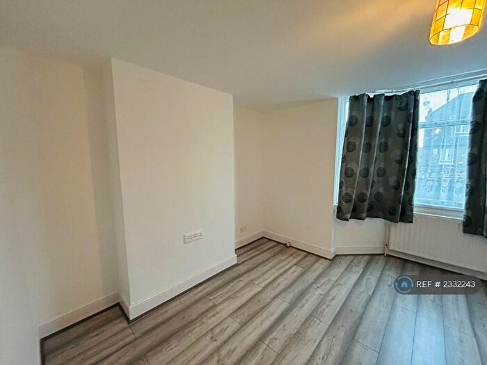 1 Bedroom Flat To Rent In Goresbrook Road, Dagenham, RM9