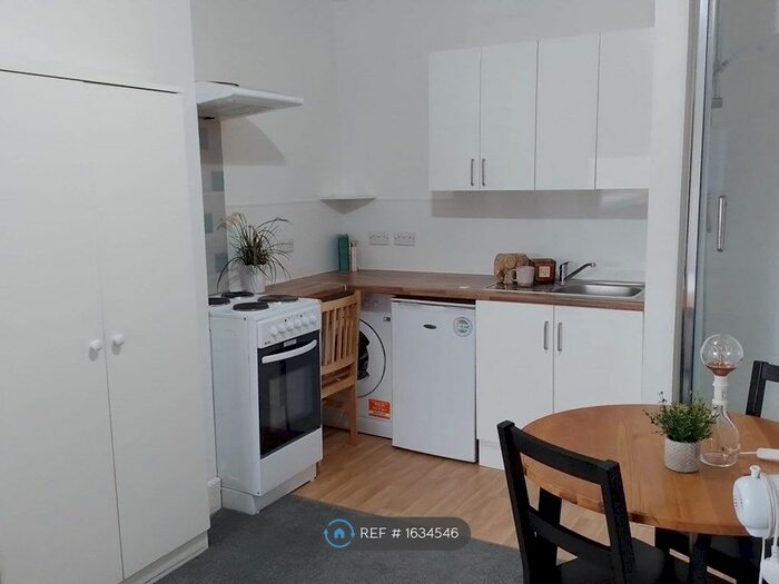Studio To Rent In Hillfield Avenue, London, N8