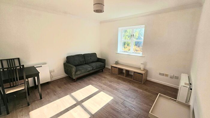 2 Bedroom Flat To Rent In Burton Road, Manchester, M20