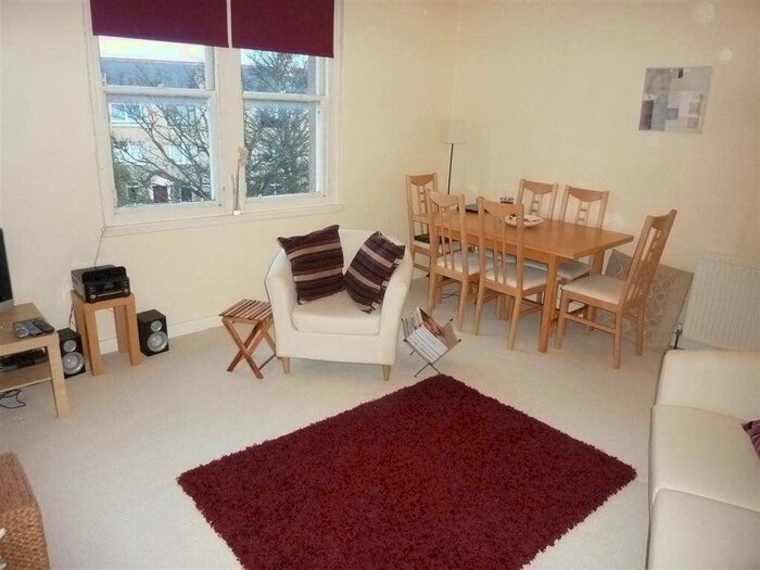 2 Bedroom Flat To Rent In Hutchison Crossway, Slateford, Edinburgh, EH14