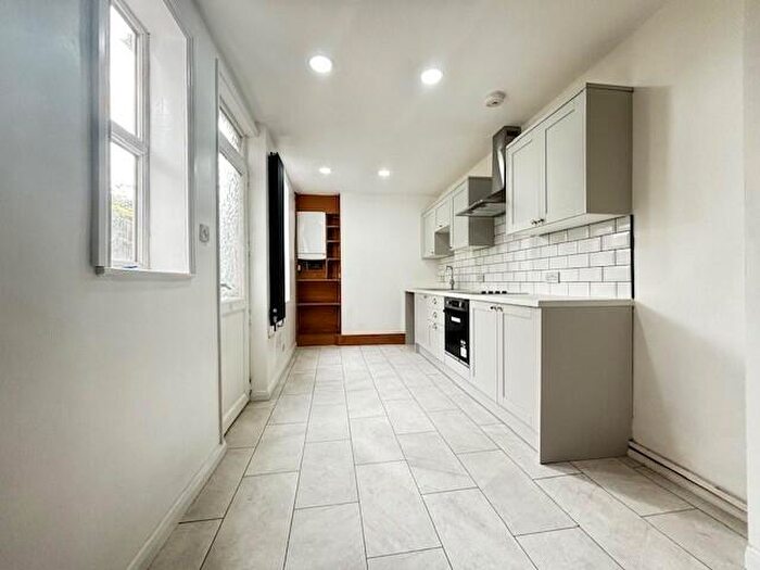 3 Bedroom Semi-Detached House To Rent In Glebe Street, Kirkby-in-Ashfield, NG17