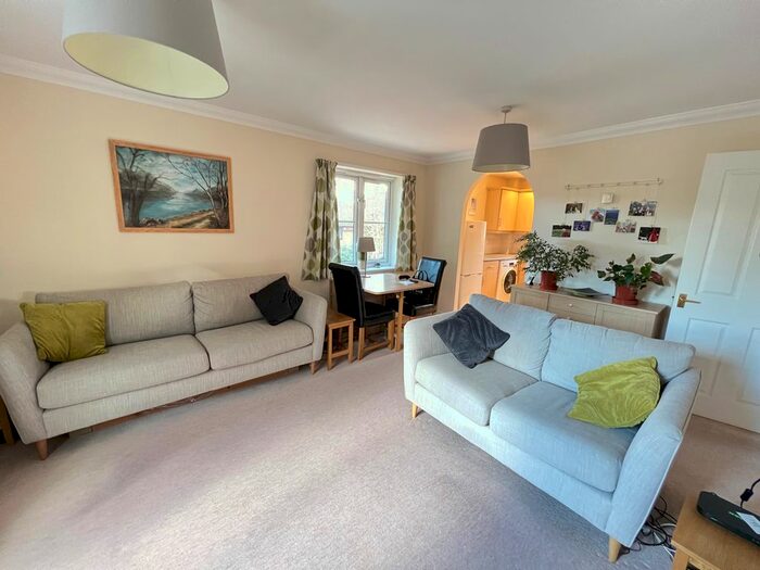 2 Bedroom Flat To Rent In Barton Road, Headington, Oxford, OX3