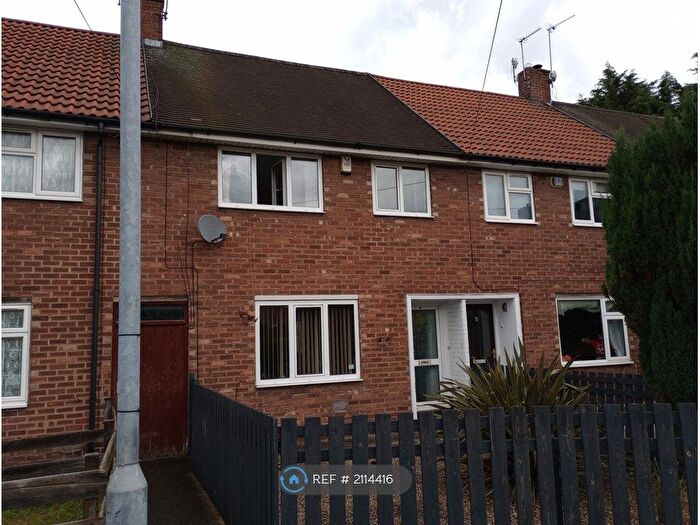 3 Bedroom Terraced House To Rent In Thearne Close, Hull, HU5