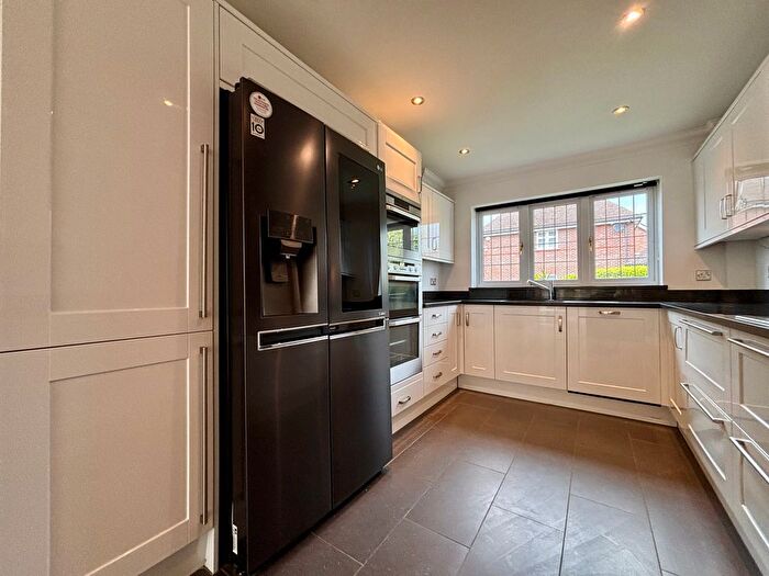 6 Bedroom Detached House To Rent In Wagtail Walk, Beckenham, BR3