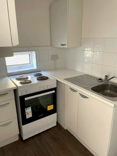 1 Bedroom Flat To Rent In Moorland Road, Fratton, Portsmouth, PO1