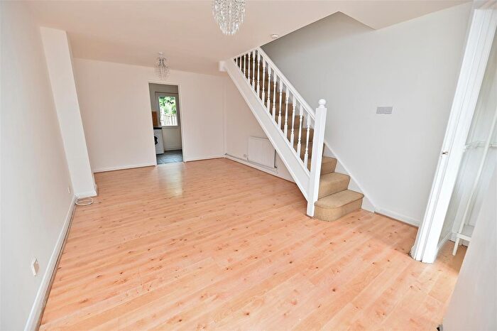 2 Bedroom Property To Rent In Laing Close, Hainault, IG6