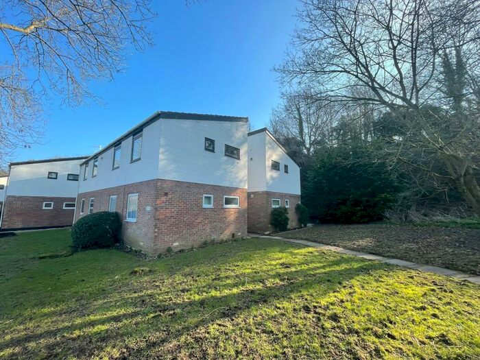 1 Bedroom Apartment To Rent In The Heights, Old Town, SN1