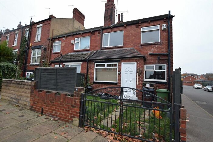 1 Bedroom Terraced House To Rent In Longroyd Crescent, Beeston, West Yorkshire, LS11
