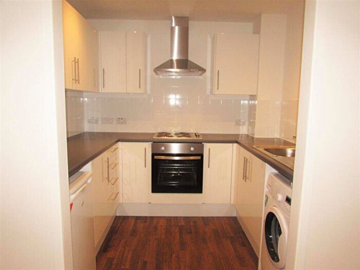 1 Bedroom Flat To Rent In One Bedroom Apartment With Parking, BH1