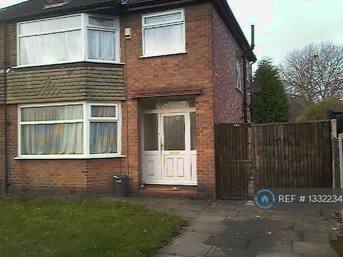 3 Bedroom Semi-Detached House To Rent In Dickenson Road, Manchester, M14