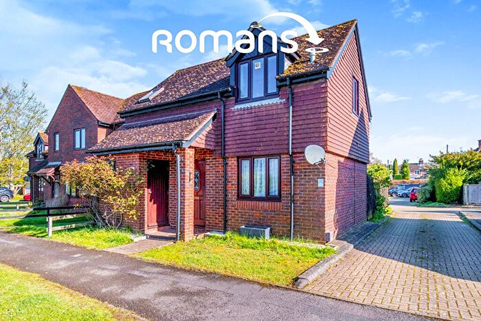 2 Bedroom House To Rent In Trafalgar Way, Stockbridge, SO20