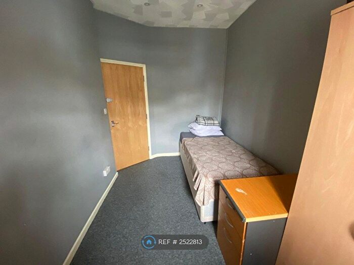 3 Bedroom Flat To Rent In Derby Road, Southampton, SO14