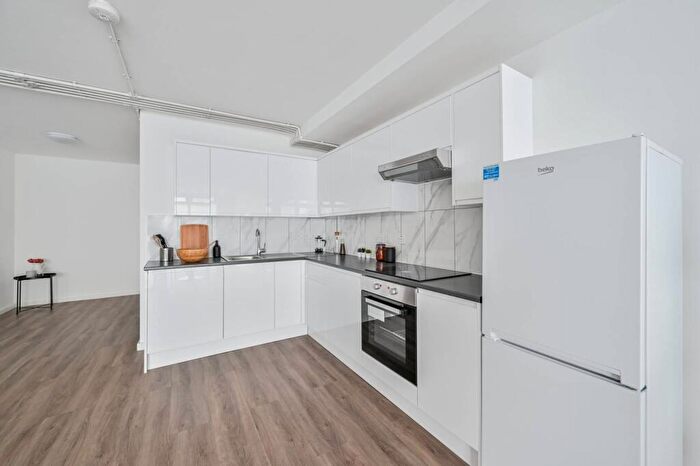 1 Bedroom Flat For Sale In Palmers Road, Bethnal Green, London, E2