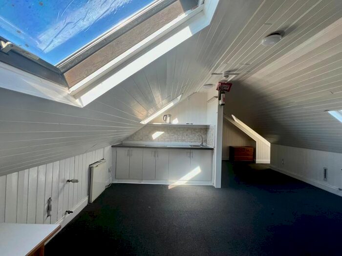 1 Bedroom Flat To Rent In Hanworth Road, Feltham, TW13