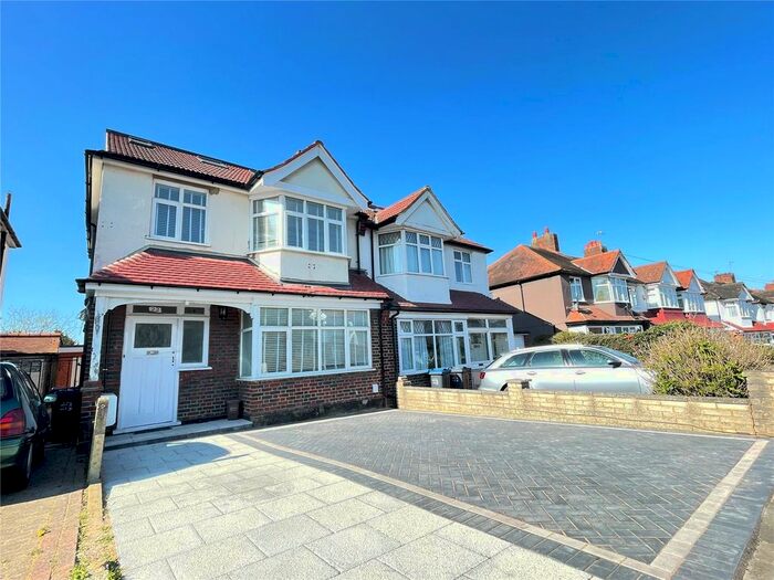 5 Bedroom Semi-Detached House To Rent In Hillcross Avenue, Morden, SM4