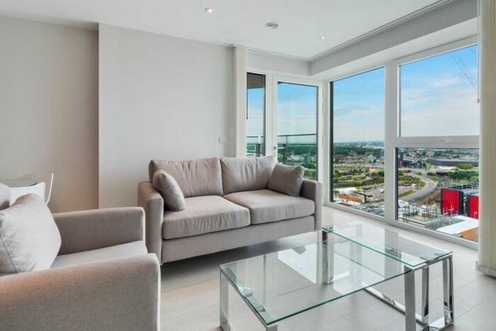 1 Bedroom Flat To Rent In Cassia Point, Glasshouse Gardens, Stratford, E20