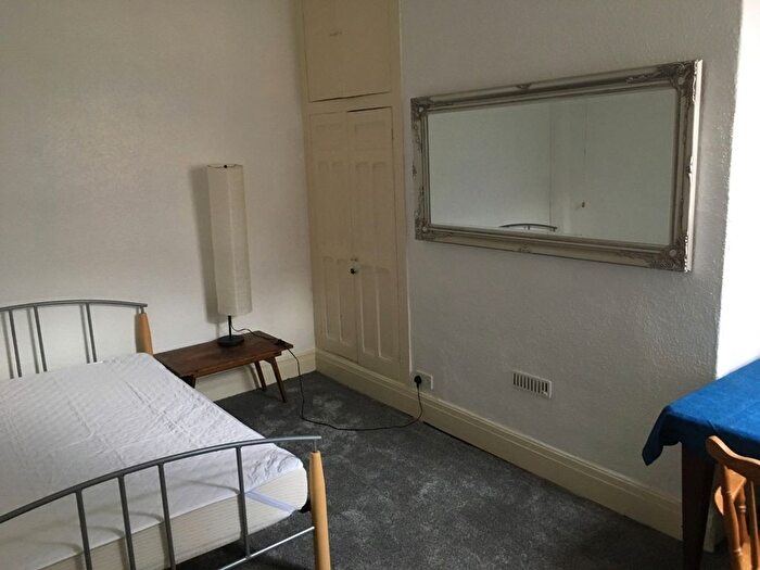 5 Bedroom Semi-Detached House To Rent In Thurlby Street, Manchester, M13