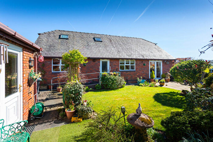 4 Bedroom Detached House For Sale In Barn Close, Mere Brow, PR4