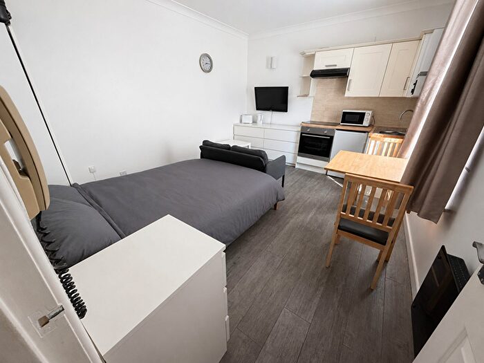 Studio To Rent In Bridge Terrace Albert Rd South, SO14