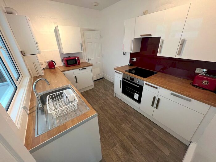 5 Bedroom Terraced House To Rent In Baileys Road, Southsea, PO5