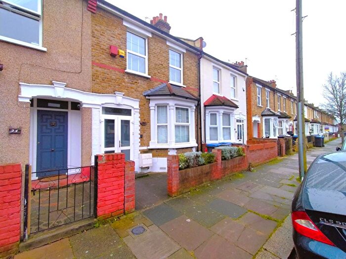 4 Bedroom Property To Rent In Oxford Road, Enfield, EN3