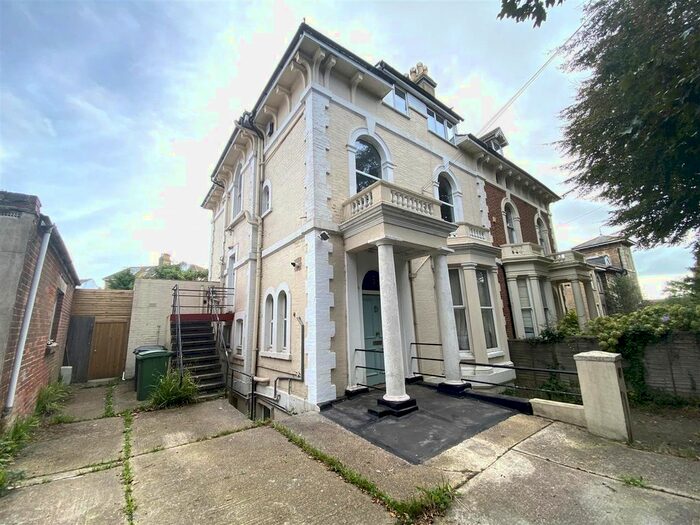 2 Bedroom Flat To Rent In Upper Maze Hill, St. Leonards-On-Sea, TN38