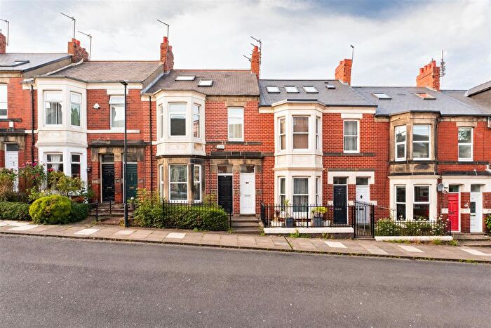 4 Bedroom Flat For Sale In Wolseley Gardens, Jesmond, Newcastle Upon Tyne, NE2