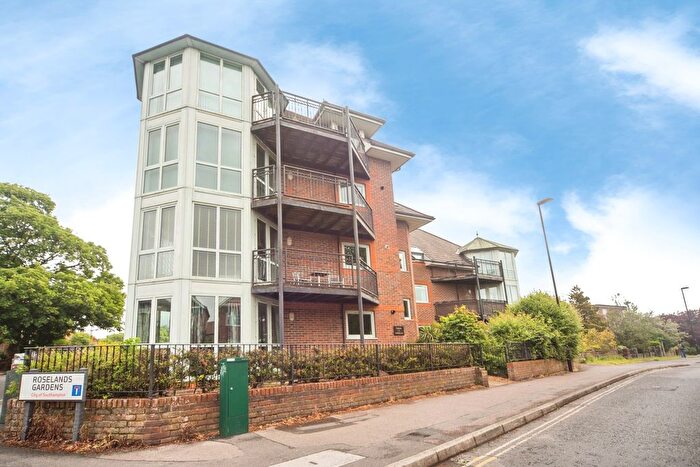 2 Bedroom Flat For Sale In Parkside, Highfield Lane, Southampton, Hampshire, SO17