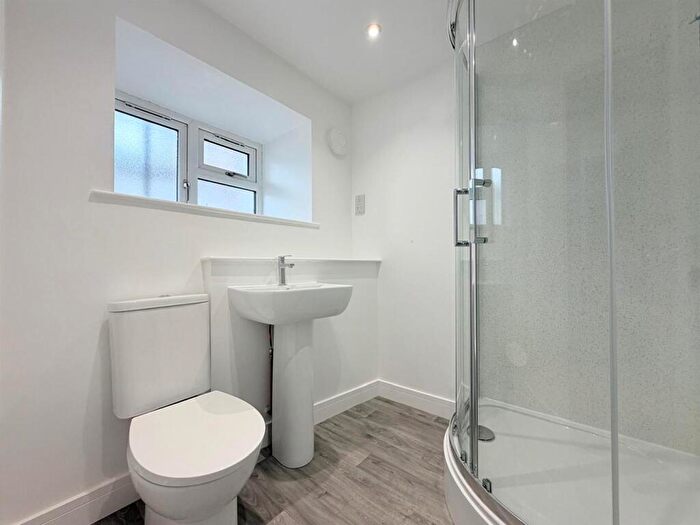 1 Bedroom Flat To Rent In Cullompton, EX15