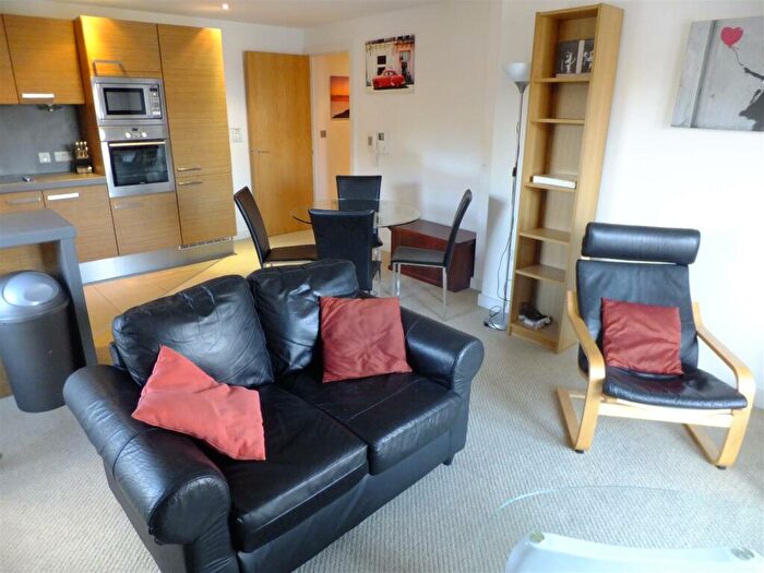 2 Bedroom Apartment To Rent In Britton House, Lord Street, Green Quarter, M4