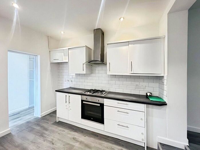 3 Bedroom Terraced House To Rent In Oakwood Avenue, Mitcham, CR4