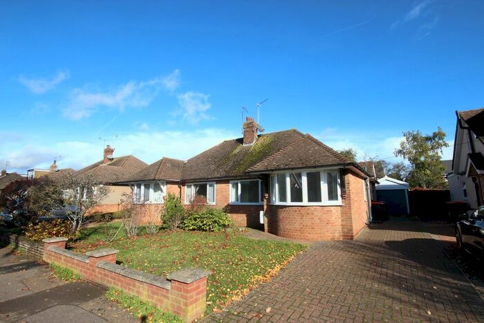 3 Bedroom Bungalow To Rent In Grange Road, Toddington, LU5