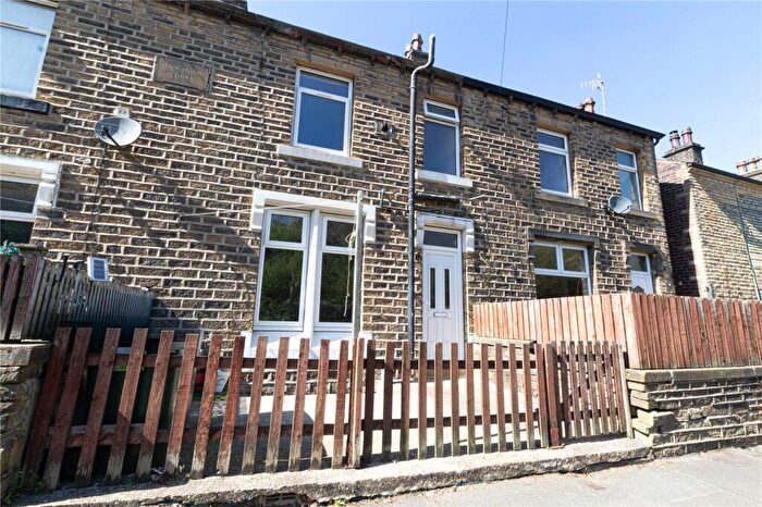 2 Bedroom Terraced House To Rent In Manchester Road, Linthwaite, Huddersfield, West Yorkshire, HD7