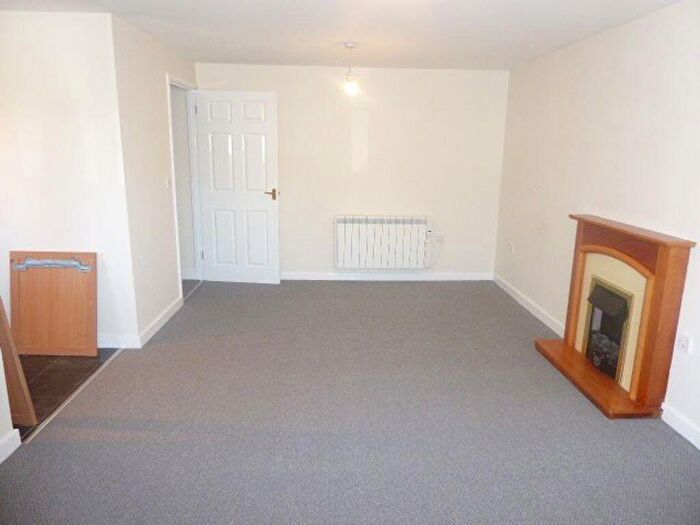 2 Bedroom Flat To Rent In Cedar Gate, Manning Road, Moulton, NN3