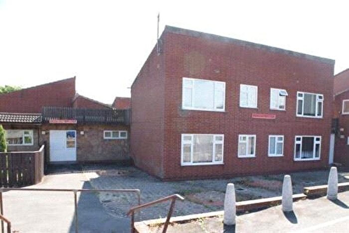 2 Bedroom Apartment For Sale In Lanchester Gardens, Worksop, Nottinghamshire, S80