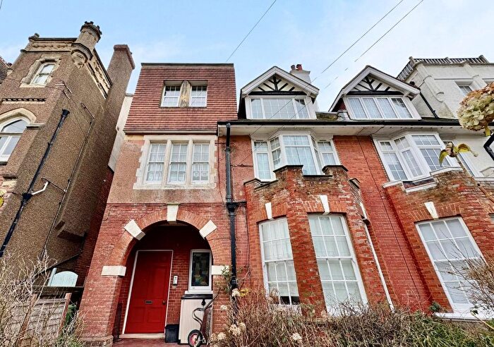 3 Bedroom Flat To Rent In Dorset Road South, Bexhill-On-Sea, TN40