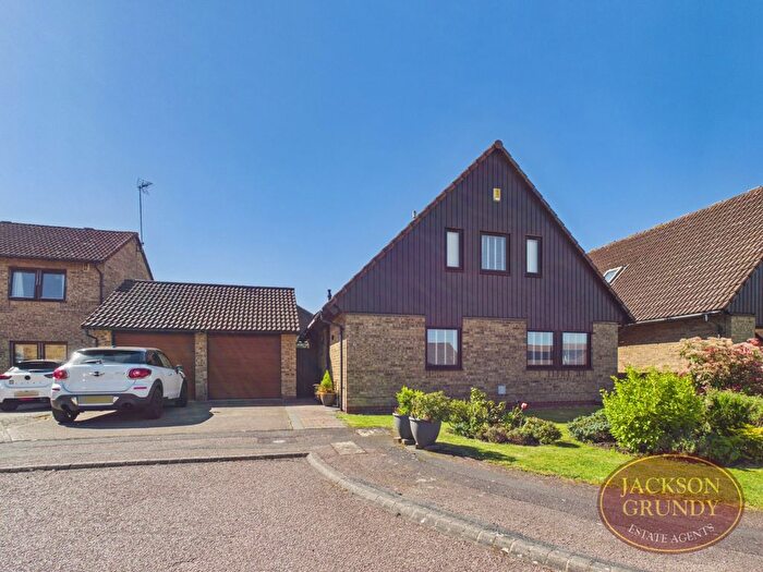 4 Bedroom Detached House For Sale In Claystones, Northampton, NN4