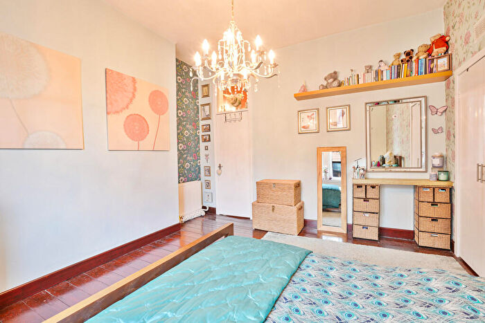 2 Bedroom Flat For Sale In Stewart Street, Clydebank, West Dunbartonshire, G81
