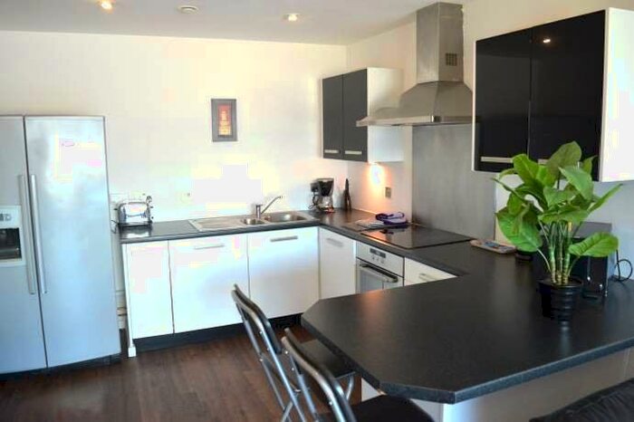 2 Bedroom Apartment To Rent In Broughton House, West Street, Sheffield, S1