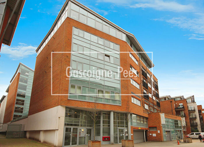 1 Bedroom Flat To Rent In Royal Gallery, KT2
