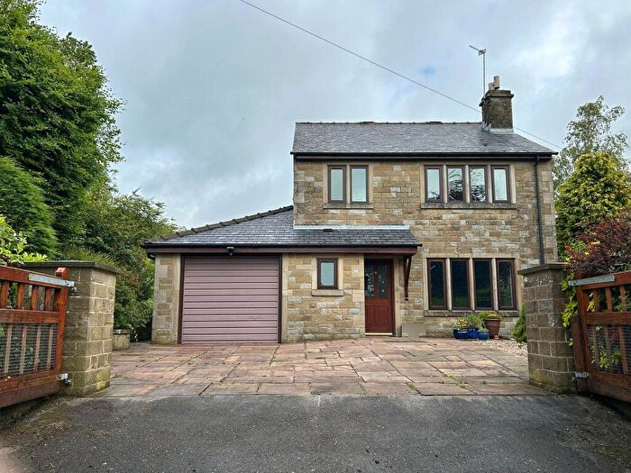 3 Bedroom Detached House To Rent In Haslingden Old Road, Rawtenstall, BB4