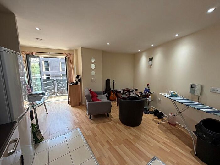 2 Bedroom Apartment To Rent In Masshouse Corner Bed, B5