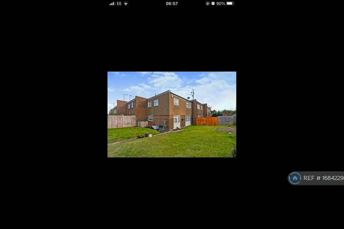 4 Bedroom Terraced House To Rent In Brussels Way, Luton, LU3