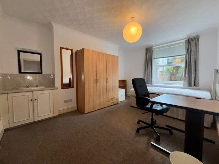 5 Bedroom Flat To Rent In Belgrave Road, Bristol, BS8